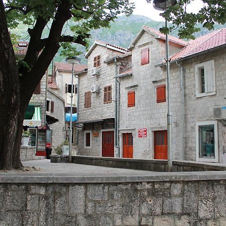 Apartment Katarina Risan Bagian luar foto