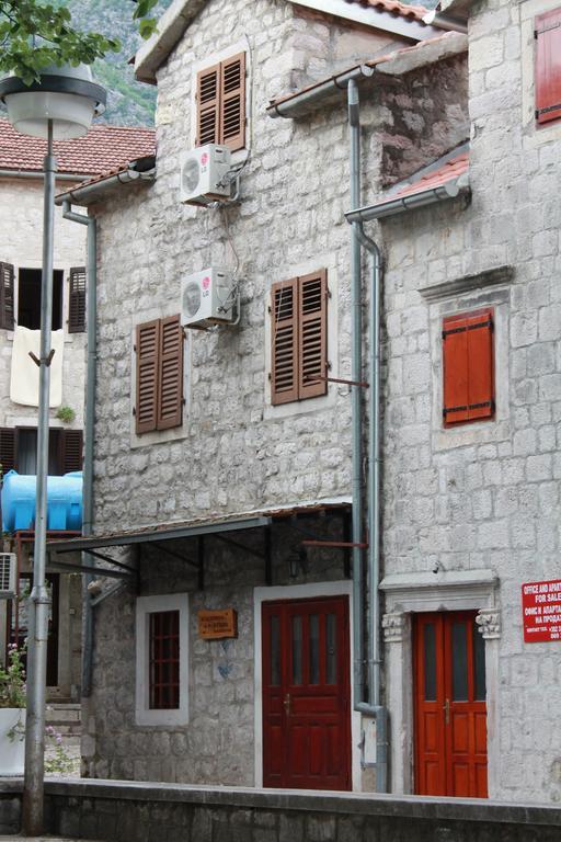 Apartment Katarina Risan Bagian luar foto